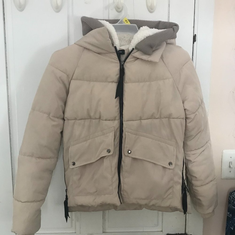 Francesca's Cropped Hooded Puffer Coat M